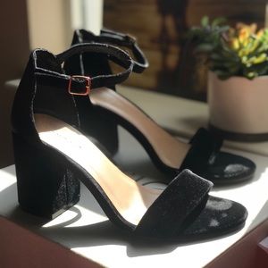Velvet Heel with Ankle Strap | BAMBOO | Size 7